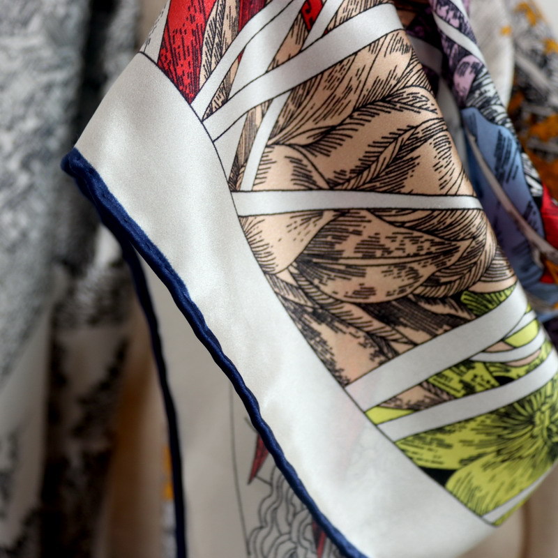 110CM Silk Scarf Luxury Hand R - Travel Accessories Neck 评论和价格