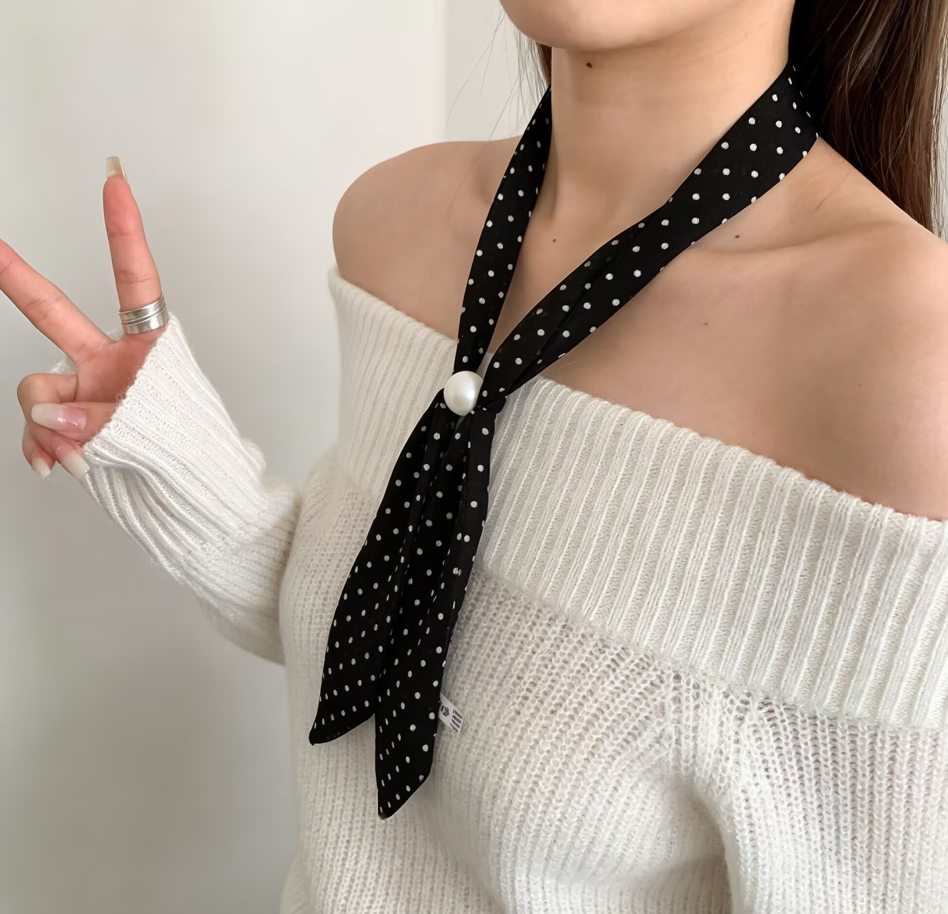 Pearl Buckle Twilly Scarf Wome - Travel Accessories Neck 评论和价格